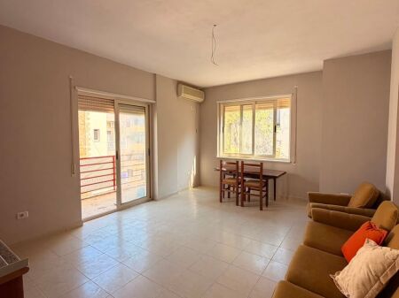 SHITET APARTAMENT 1+1 – KOMPLEKSI FRESKIA, GOLEM