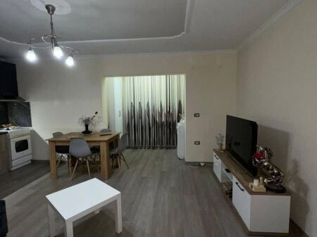 Appartamento 1+1+1 con Balcone in Affitto