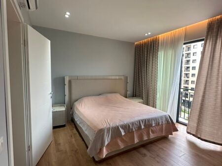 Shitet apartament 2+1+2  + 2 poste parkimi te Liqeni Thate