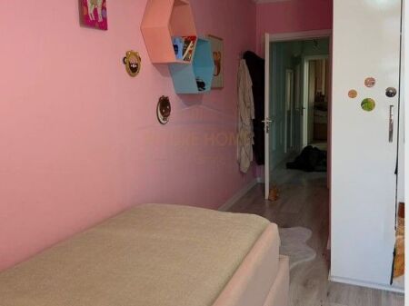 Shitet Apartament 2+1+2+Post Parkimi, Yzberisht, Tirane