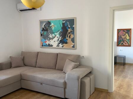 Jepet me qera Apartament 1+1