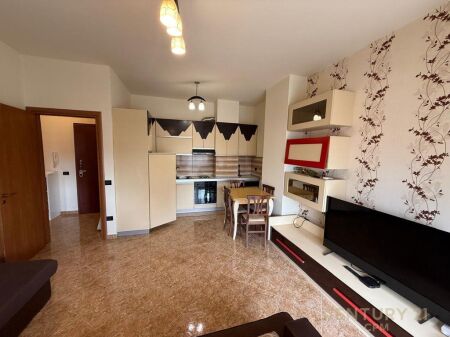 Apartament 1+1 Me Qira në Pazari i Ri, Sheshi Avni Rustemi