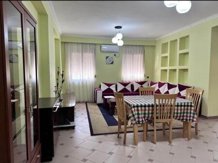 Apartament 1+1, Blloku Ambasadave!