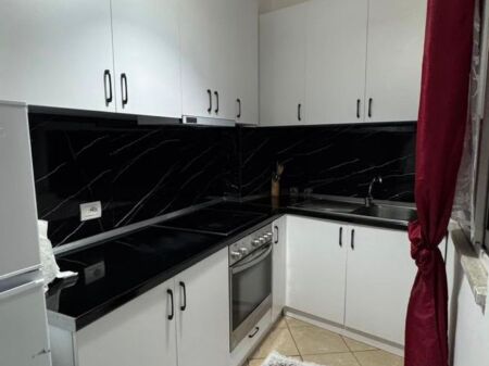 Jepet me qira apartament 1+1 në Astir!