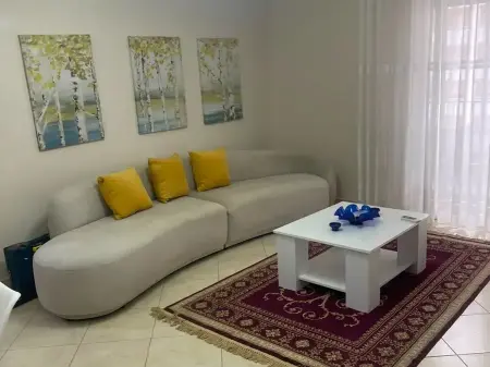 Jepet me qira apartament 1+1 – Stacioni i Trenit