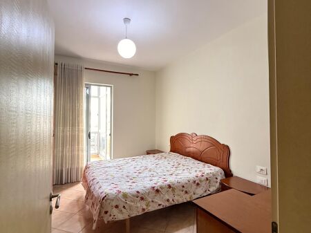 Apartment 1+1, Ali Dem!