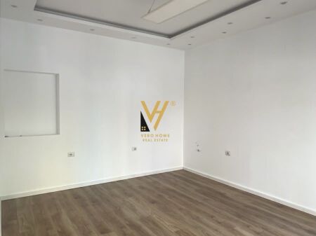UFFICIO 22 M2 IN AFFITTO A KOMUNA E PARISIT 40.000 LEKE