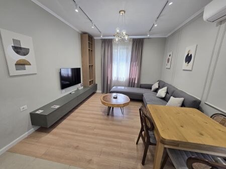 2+1/SaleOptika Roma ,Xhamllik 220 000€