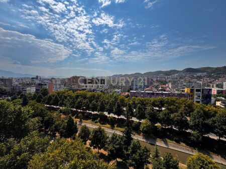 Apartament me qera prane Hotel Hilton!