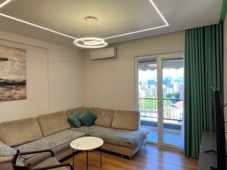 Appartamento 2+1 + Parcheggio in Affitto 5 Maji Tirane
