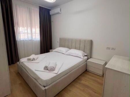 🏡 IN AFFITTO | APPARTAMENTO 1+1 – MYSLYM SHYRI ✨  📍 Posizione: Myslym Shyri 📐 Superficie: 85 m² 🏢 Piano: 6, con ascensore 🛋️ Organizzazione: Soggiorno separato dalla cucina  💰 Prezzo: 65.000 Lek/mese  📞 Per maggiori informazioni o per pianificare una visita, contattaci.  Arlind RealtyPartner | 