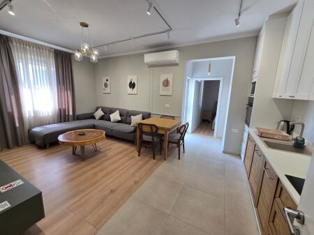 Apartament 2+1 i Investuar dhe i Mobiluar Në Shitje Pranë Optika Roma