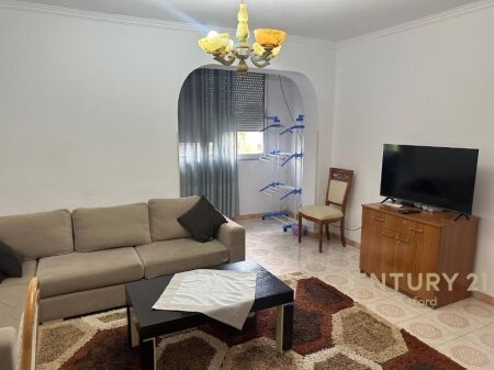 Appartamento 3+1 IN AFFITTO a Pazari i Ri!