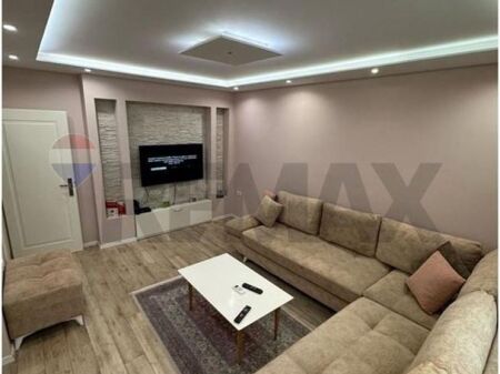 Apartament 1+1 me Qira 21 Dhjetori, mbrapa Hotel Mondial