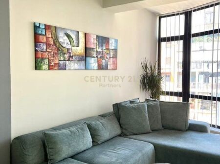 SHITET APARTAMENT 2+1 PËRBALLË DELIORGJIT