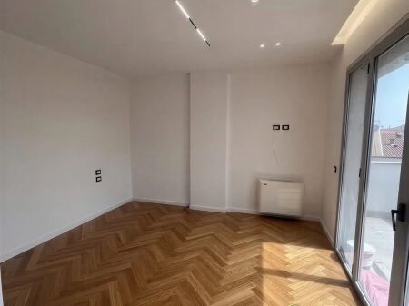 SHITET APARTAMENT 1+1, 21 DHJETORI