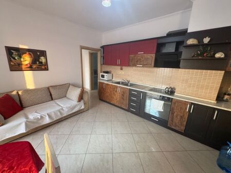 apartamenti 2+1 me qira tek ministria ne Drejtesise.