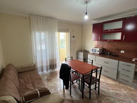 Jepet me qira apartamenti 2+1 ne qender te Durresit!