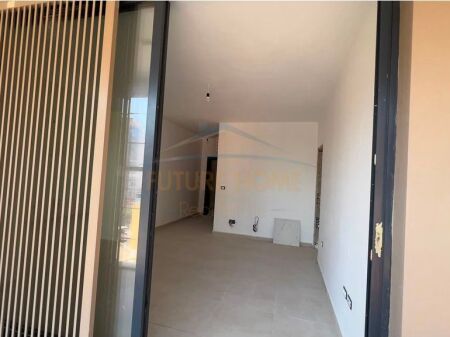 Apartament 1+1+ Post Parkimi ne shitje ,Selvia.