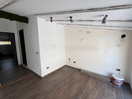 Apartament 1+1 për shitje tek Shallvaret! 190,000 €