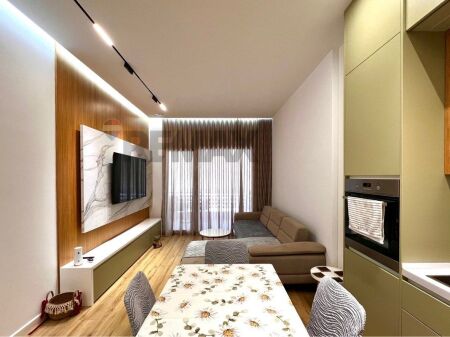 Apartament 2+1+2 me qira tek Kopshti Botanik!