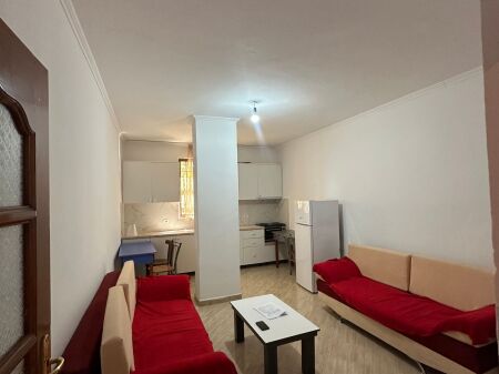 Qera | Apartament 1 + 1 | Rruga 5 Maji | 300 €/muaj