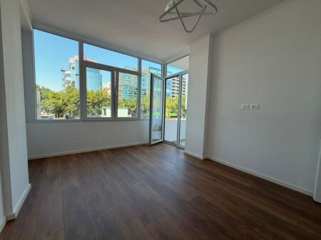 Shitet, Apartament 1+1, Rruga Dritan Hoxha, Tiranë