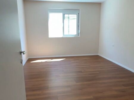 Shitet Apartament 2+1 ne Durres