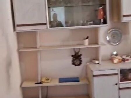 Shitet apartament 2+1 Sipërfaqe neto 91 m² Kati 5 i fundit pa ashensor Pallat 1977 Me hipotek  Ka nevoj per restaurim  Çmimi 200 milion lek  Qender ,Mbrapa Fakultetit te Shkencave