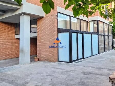 BUSINESS PREMISES FOR SALE 44M2 "ON QEMAL STAFA ROAD" PRICE ACCORDING TO REQUEST