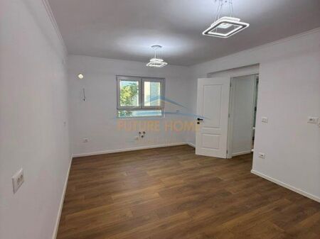 Shitet, Apartament 1+1, Xhamlliku, Tirane.