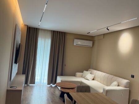 Affitto | Apartament 2 + 1 | Xhamlliku | 800 €/mese
