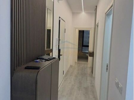 Qera, Apartament 2+1+2+2 Poste Parkimi, Ish Dogana, Tirane