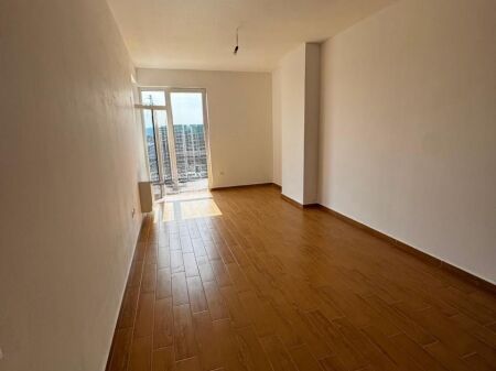 Zyre Me Qera 2+1 Tek Stacioni Trenit (ID BZ21025) Tirane