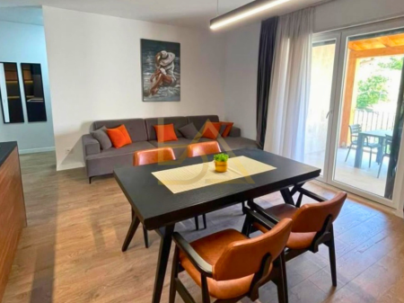 Appartamento 2+1 con 2 Bagni e Parcheggio in Vendita – Secret Garden Residence, vicino a TEG, Tirana