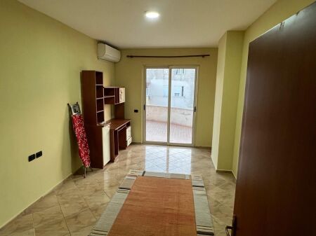 Apartment 2+1 for rent Yzberisht !