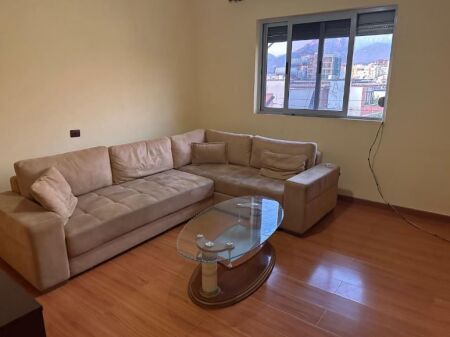 Jepet Apartament 1+1+2 me qera Tek Amerikan 2, prane Qsut   ID 5328