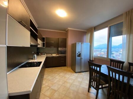 🏢Rruga e Dibres,Kompleksi Halili jepet me qera apartament,1+1,i mobiluar 65,000Leke