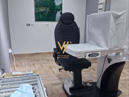 ACTIVE OPTICS BUSINESS FOR SALE ON DURRESI STREET 2,500,000 LEKE
