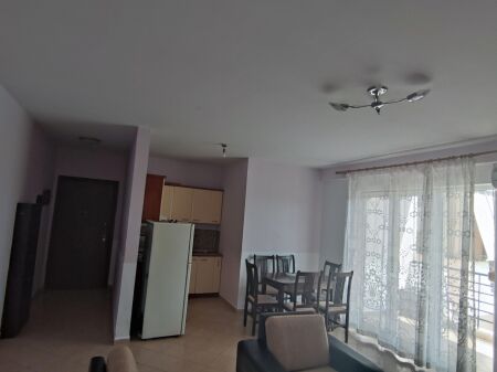 Affitto | Apartament 1 + 1 | Materniteti i Ri | 400 €/mese