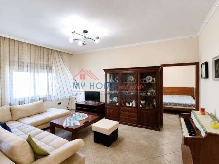 Apartament 1+1 me qera tek Toptani ne Tirane