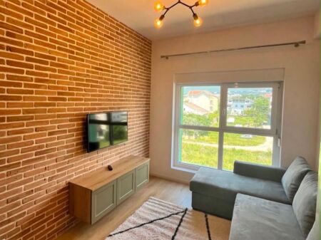 Jepet me qera Apartament 1+1  Adresa : Ali Demi Kompleksi Kadiu