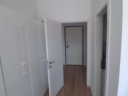 Ambjent biznesi Jepet me Qera  Square 21  Rruga e Kavajes