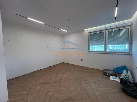 Shitet, Apartament 2+1+2, Ish Ekspozita,Tirane