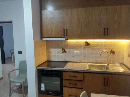 jepet me qera apartament 1+1 i mibiluar ne Ali Dem