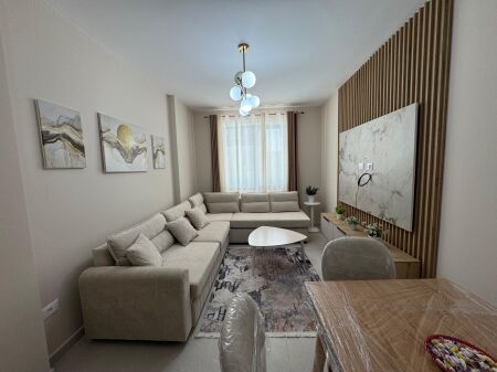Shitet Apartament 1+1 Mali Robit