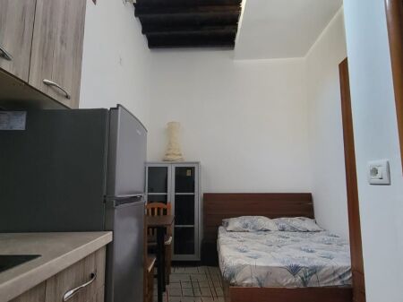 JEPET ME QIRA GARSONIERE - SHKOZE, TIRANE