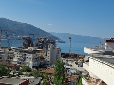  APARTAMENT 1+1 ME QIRA AFATGJATË – RRUGA E PORTIT, VLORË