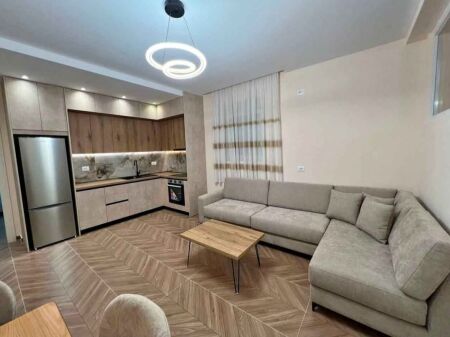 JEPET ME QERA APARTAMENT 2+1 + Parkim - SAUK I RI