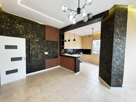 Shitet apartament 3+1  ne Plazh,Durres!